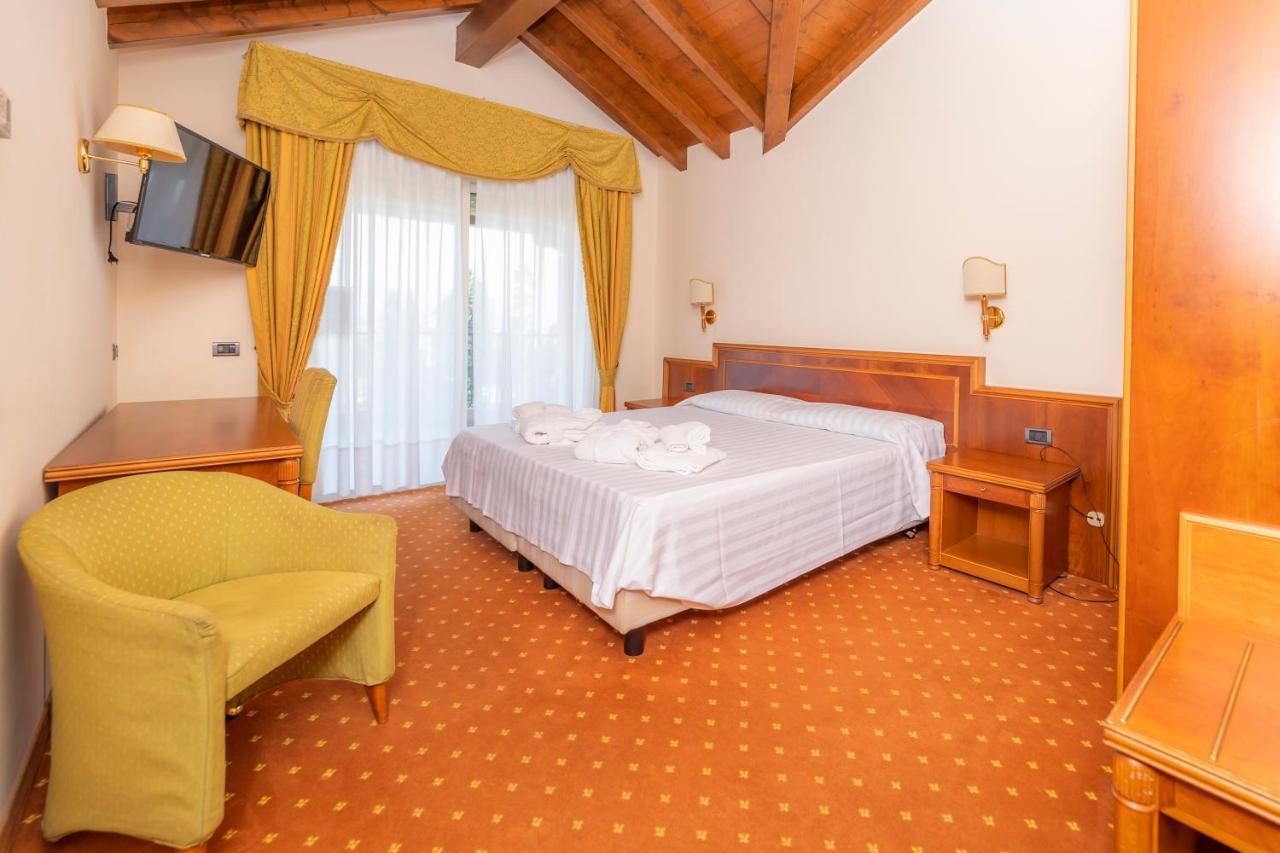 Hotel Della Torre Stresa Esterno foto
