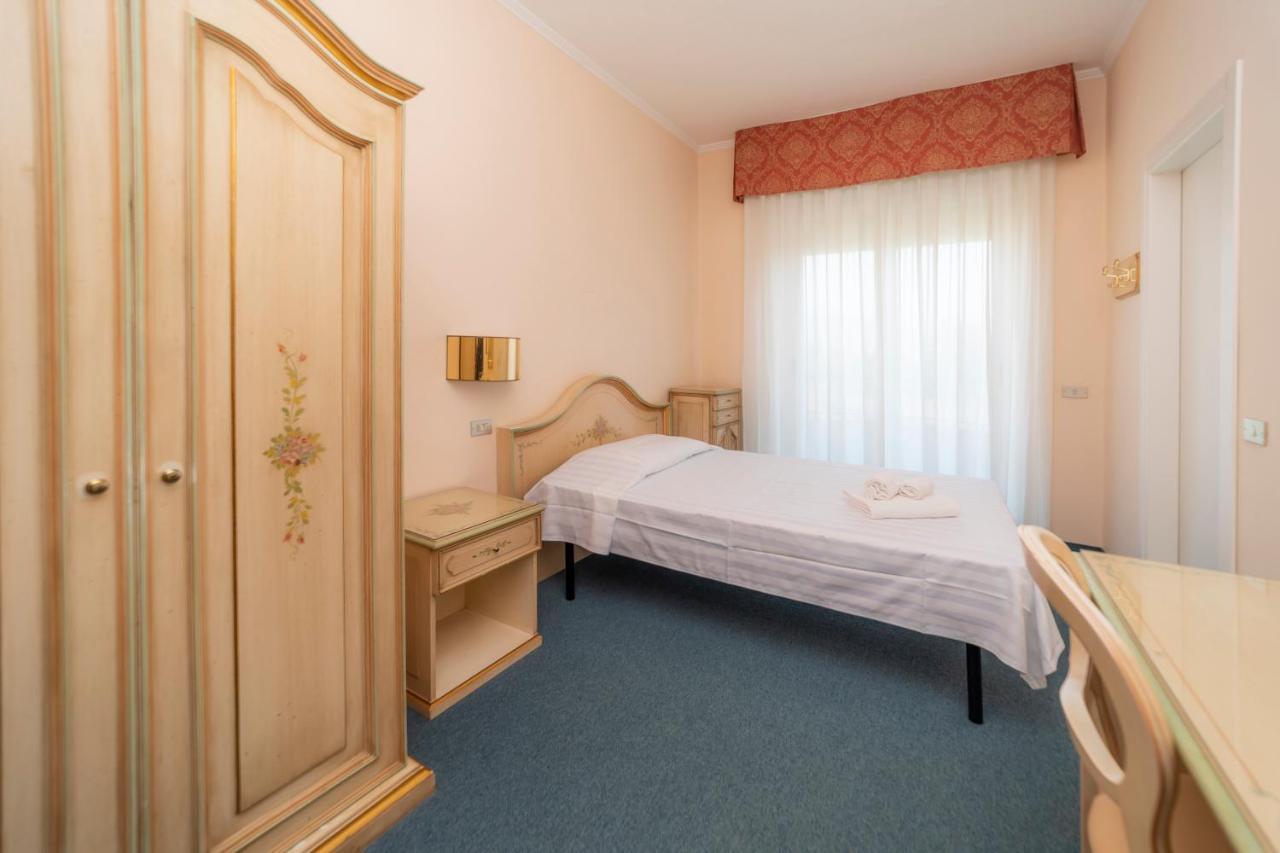 Hotel Della Torre Stresa Esterno foto