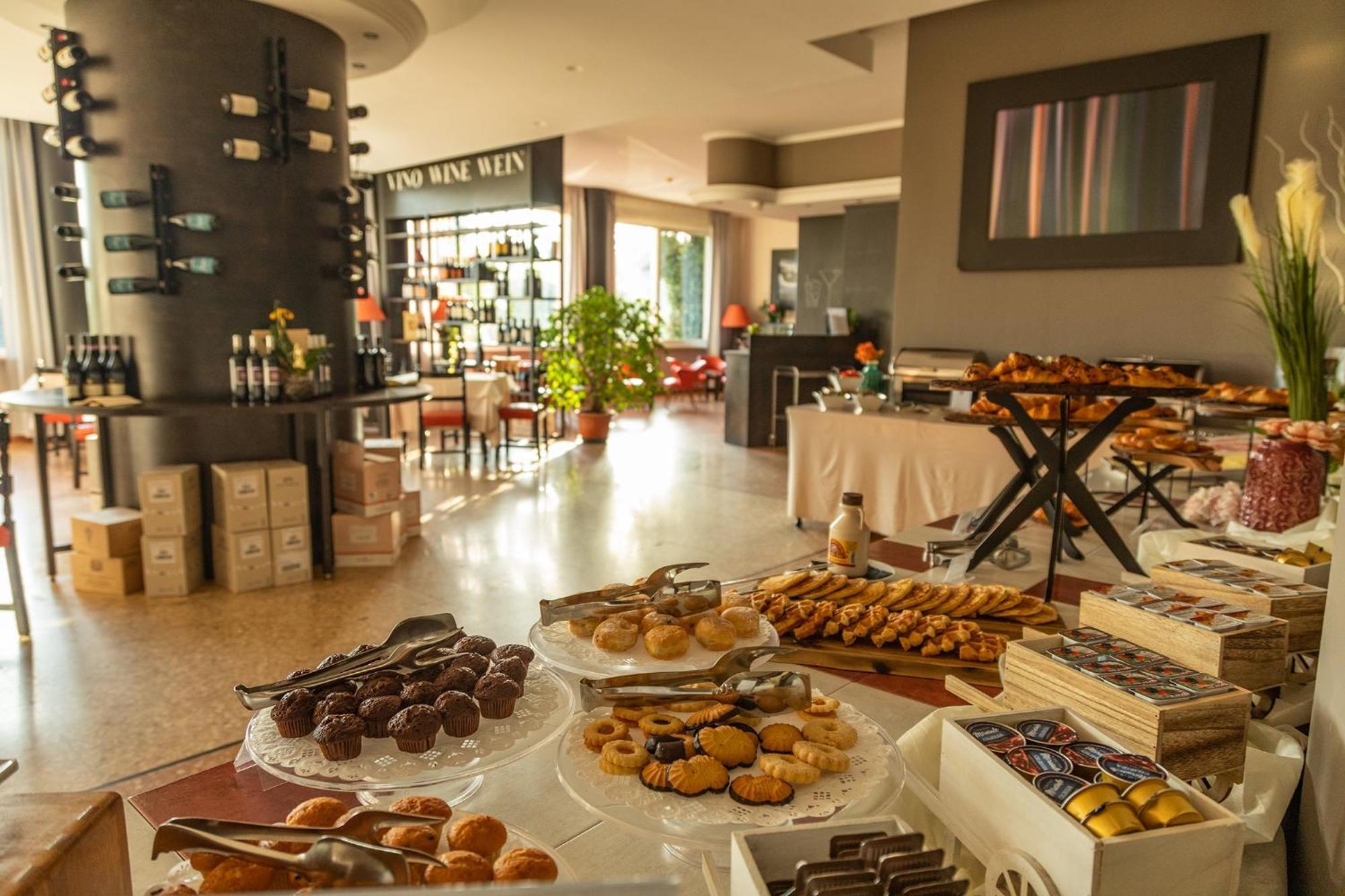 Hotel Della Torre Stresa Esterno foto