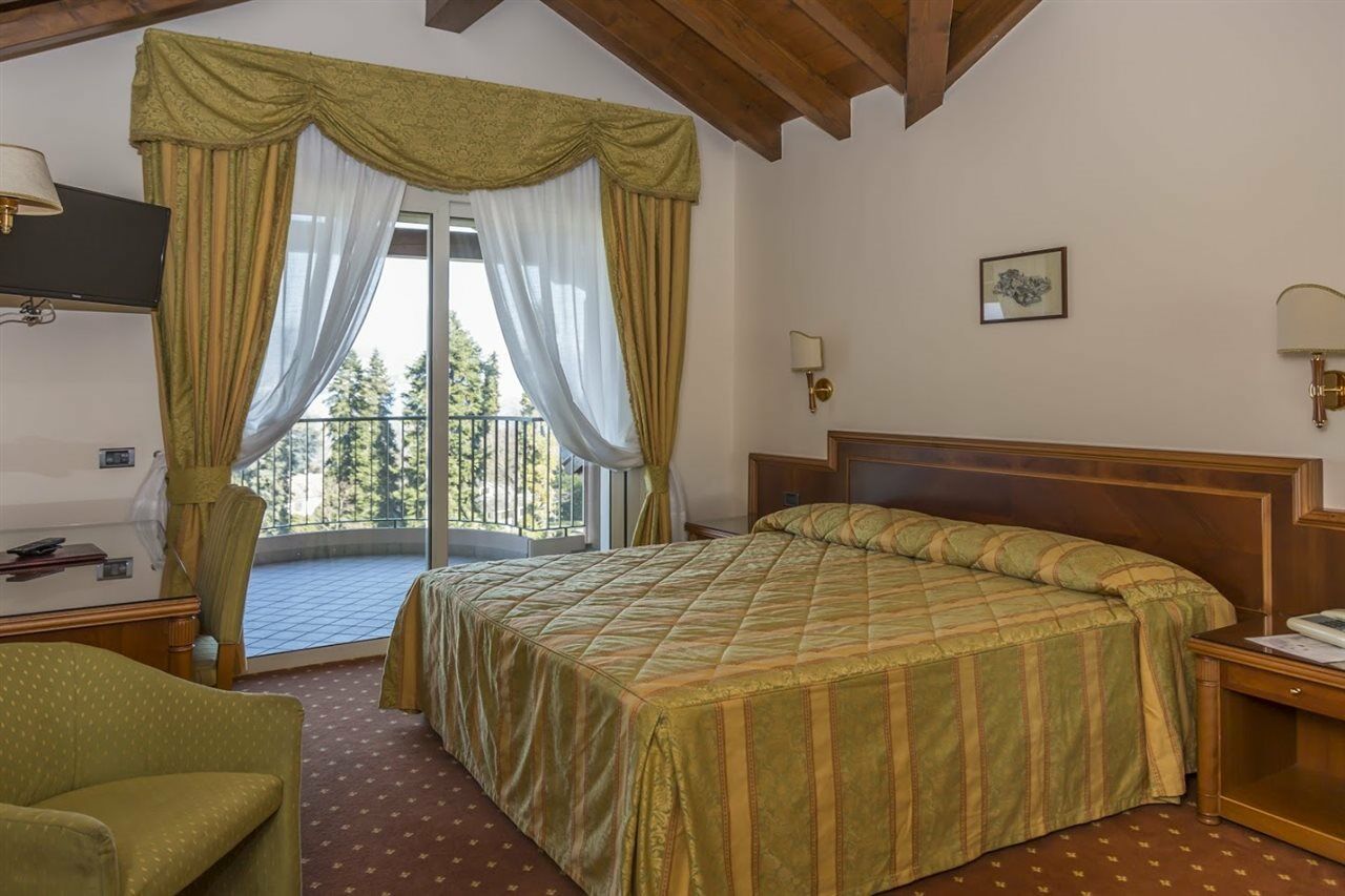 Hotel Della Torre Stresa Esterno foto